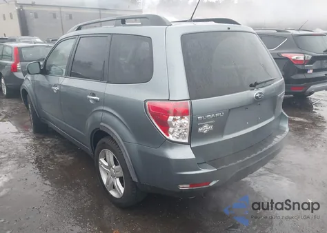 2010 Subaru Forester 2.5X Premium z USA, uszkodzony, nr VIN JF2SH6CC7AH901459